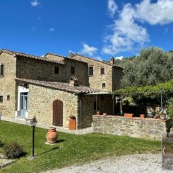 5 bedroom house with pool for sale near Cortona Tuscany (12)