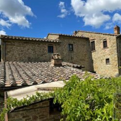 5 bedroom house with pool for sale near Cortona Tuscany (15)