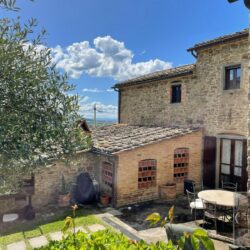 5 bedroom house with pool for sale near Cortona Tuscany (19)