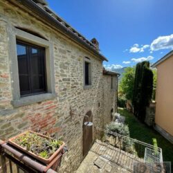 5 bedroom house with pool for sale near Cortona Tuscany (25)