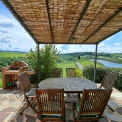Detached apartment with shared pool on a complex near Castelfalfi golf course in Tuscany (1)