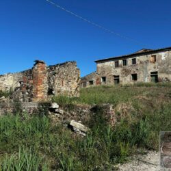 Farmhouse to restore near Lajatico Tuscany (12)