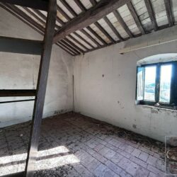 Farmhouse to restore near Lajatico Tuscany (26)