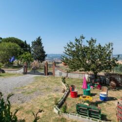 Farmhouse with pool for sale in Tuscany near Volterra (16)