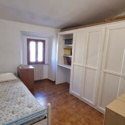 Volterra building for sale with 3 apartments and garden (12)