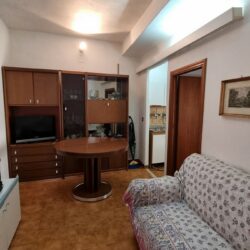 Volterra building for sale with 3 apartments and garden (14)