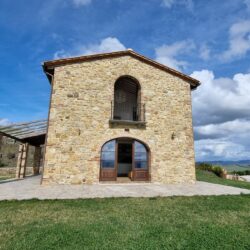 restored barn for sale near Volterra Tuscany (3)