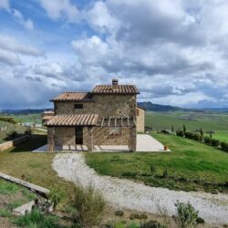 restored barn for sale near Volterra Tuscany (4)