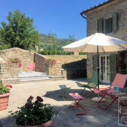 Farmhouse for sale with pool near Cortona, Tuscany (16)