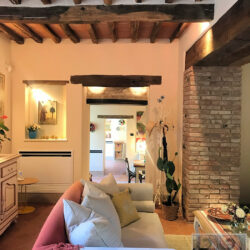 Farmhouse for sale with pool near Cortona, Tuscany (27)