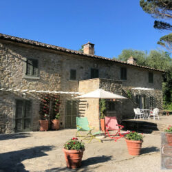 Farmhouse for sale with pool near Cortona, Tuscany (7)