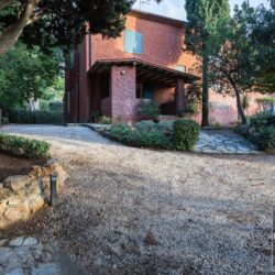 Villa for sale near the Tuscan coast (3)