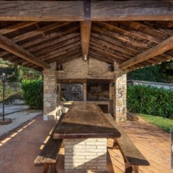 Property with Pool and annex for sale near Perugia Umbria Italy (31)