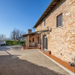 Beautiful Umbrian Farmhouse for sale (4)