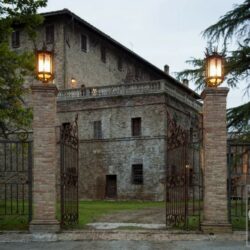Historic Villa for sale nar Siena, Tuscany (1)