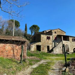 Wonderful restoration property for sale near Cortona Tuscany (1)