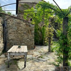 A characterful house for sale near Cortona in Tuscany (18)