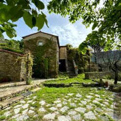 A characterful house for sale near Cortona in Tuscany (19)