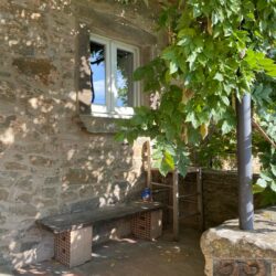 A characterful house for sale near Cortona in Tuscany (28)