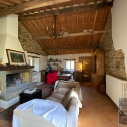 A characterful house for sale near Cortona in Tuscany (32)
