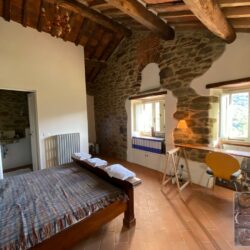 A characterful house for sale near Cortona in Tuscany (33)