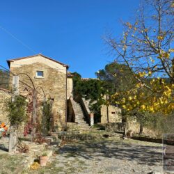 A characterful house for sale near Cortona in Tuscany (49)