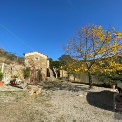 A characterful house for sale near Cortona in Tuscany (50)