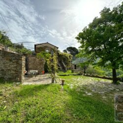 A characterful house for sale near Cortona in Tuscany (59)