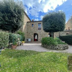 Beautiful apartment for sale on complex near Montalcino Tuscany (20)