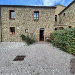 Beautiful apartment for sale on complex near Montalcino Tuscany (24)