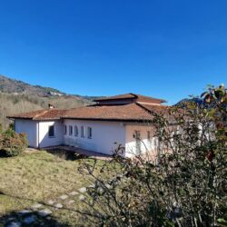 Detached House with Pool on a Lake for sale in Tuscany (10)
