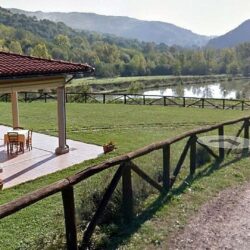 Detached House with Pool on a Lake for sale in Tuscany (8)