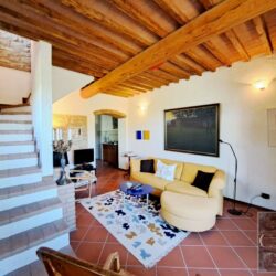 Apartment with pool for sale near Volterra Tuscany (13)