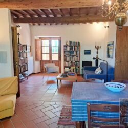 Apartment with pool for sale near Volterra Tuscany (28)