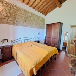 Apartment with pool for sale near Volterra Tuscany (33)