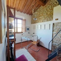 Apartment with pool for sale near Volterra Tuscany (6)
