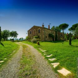Beautiful Tuscan Farmhouse for sale near the coast with pool and apartments (16)