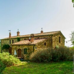 Beautiful Tuscan Farmhouse for sale near the coast with pool and apartments (19)
