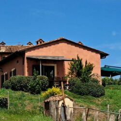 Detached apartment with shared pool on a complex near Castelfalfi golf course in Tuscany (14)