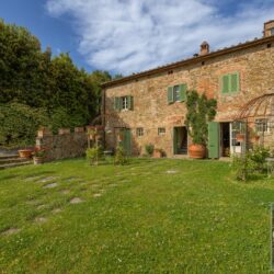 A beautiful Tuscan Farmhouse for sale with Greenhouse near Arezzo (10)