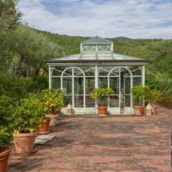 A beautiful Tuscan Farmhouse for sale with Greenhouse near Arezzo (12)