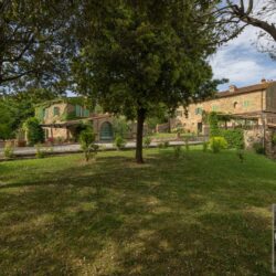 A beautiful Tuscan Farmhouse for sale with Greenhouse near Arezzo (19)