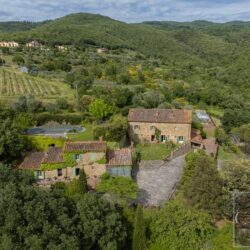 A beautiful Tuscan Farmhouse for sale with Greenhouse near Arezzo (21)