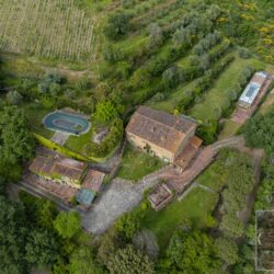 A beautiful Tuscan Farmhouse for sale with Greenhouse near Arezzo (25)