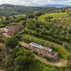 A beautiful Tuscan Farmhouse for sale with Greenhouse near Arezzo (29)