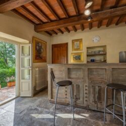 A beautiful Tuscan Farmhouse for sale with Greenhouse near Arezzo (34)