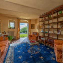 A beautiful Tuscan Farmhouse for sale with Greenhouse near Arezzo (40)