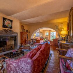 A beautiful Tuscan Farmhouse for sale with Greenhouse near Arezzo (46)