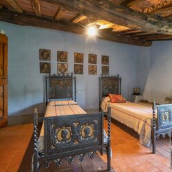 A beautiful Tuscan Farmhouse for sale with Greenhouse near Arezzo (56)