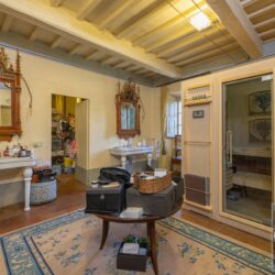 A beautiful Tuscan Farmhouse for sale with Greenhouse near Arezzo (62)